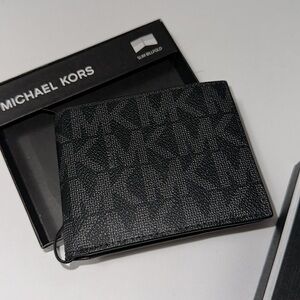 NEW MICHAEL KORS MENS WALLET